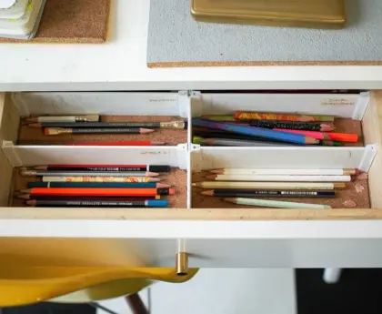 Kan jeg bruge en skuffeindsats i en skuffe med en anden størrelse?